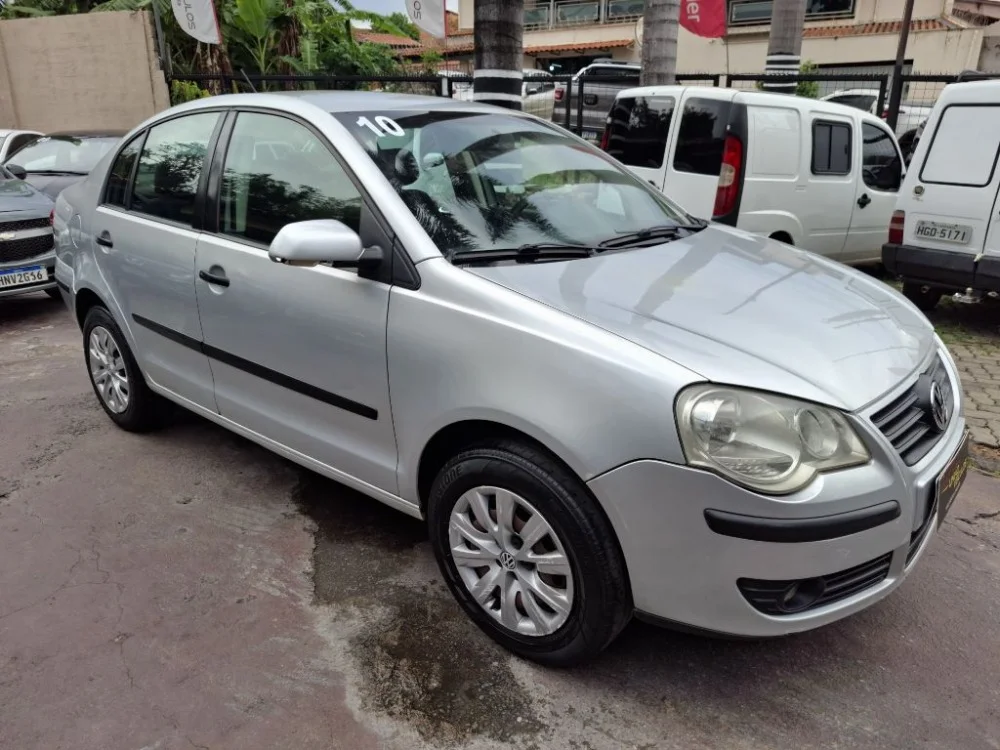 VW - VolksWagen Polo Sedan 1.6 Mi Total Flex 8V 4p